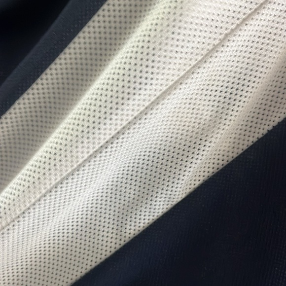 Vintage MLB New York Yankees Majestic Jersey-Top - Picture 12 of 15